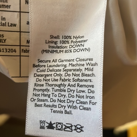 Eddie Bauer Travex EB700 Down Vest Size Large - Picture 10 of 13